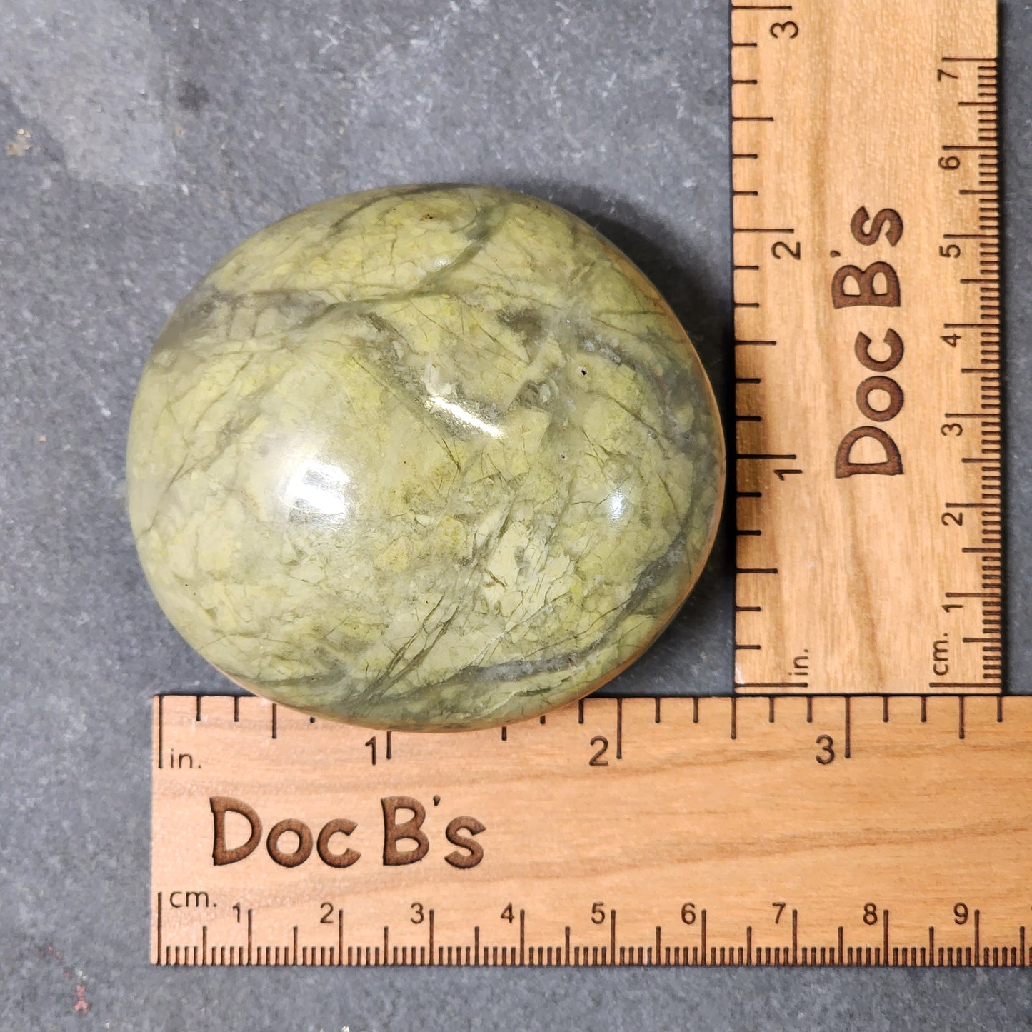 Green Quartz Palmstone | 2336