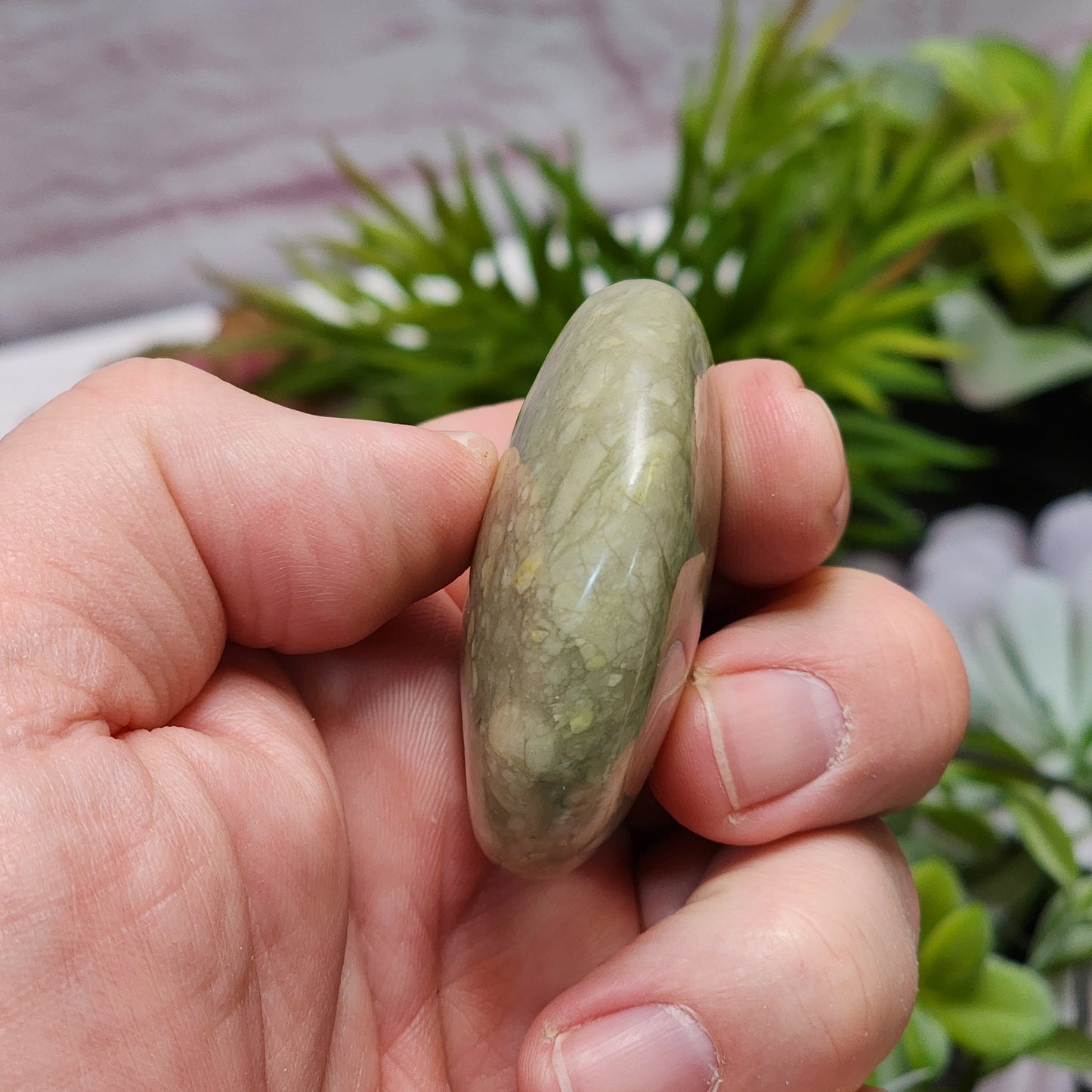 Green Quartz Palmstone | 2335