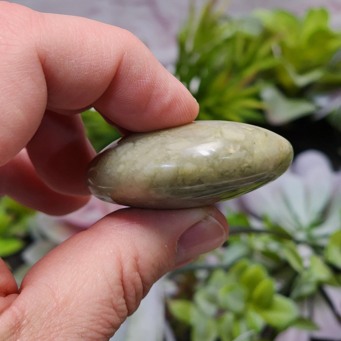 Green Quartz Palmstone | 2335