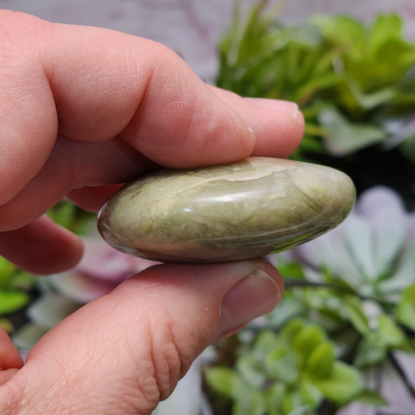 Green Quartz Palmstone | 2335
