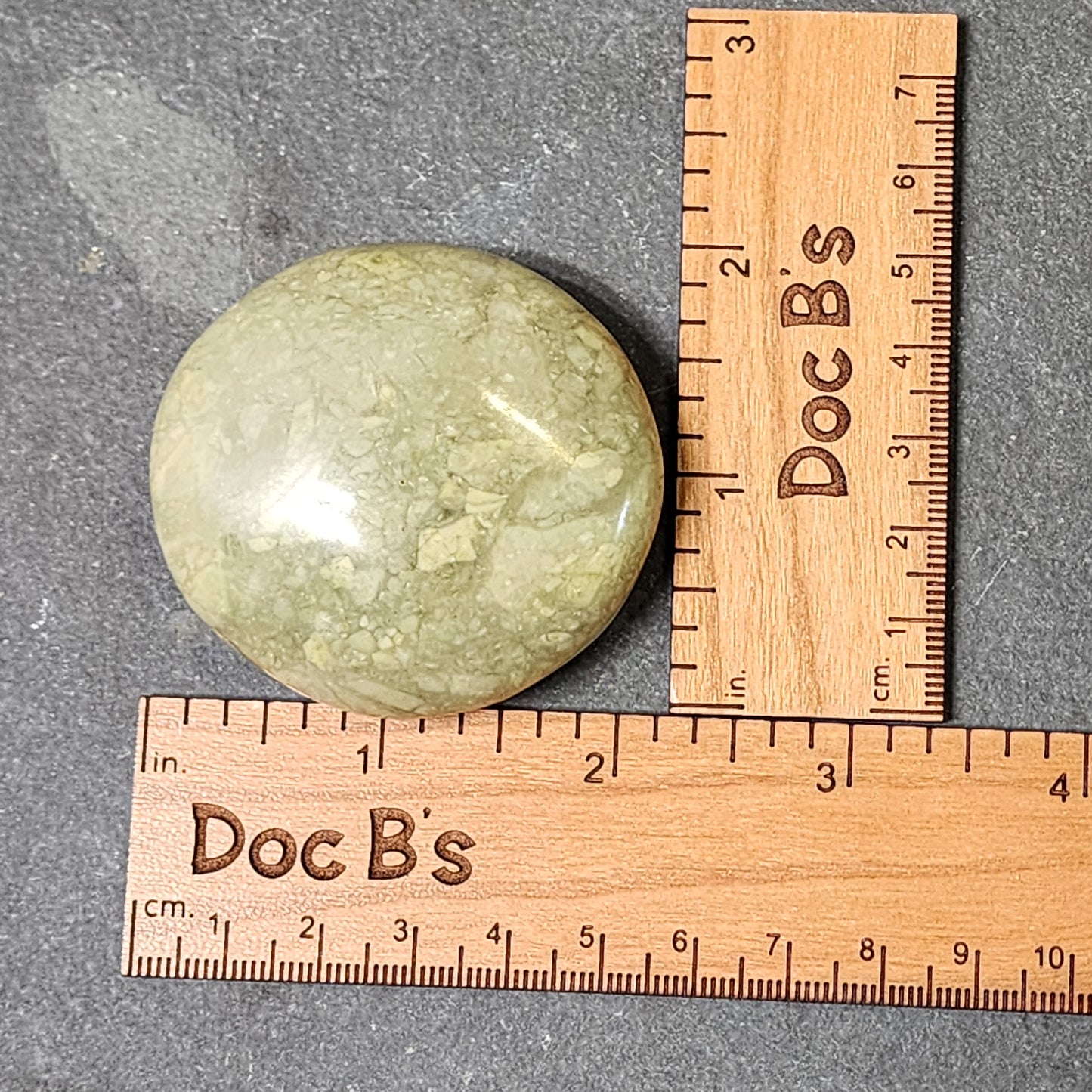 Green Quartz Palmstone | 2335