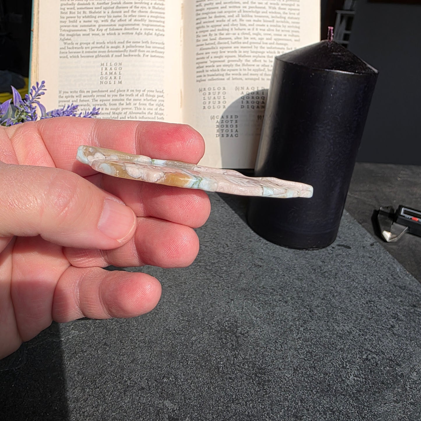 Flower Agate Feather Carving | 1813