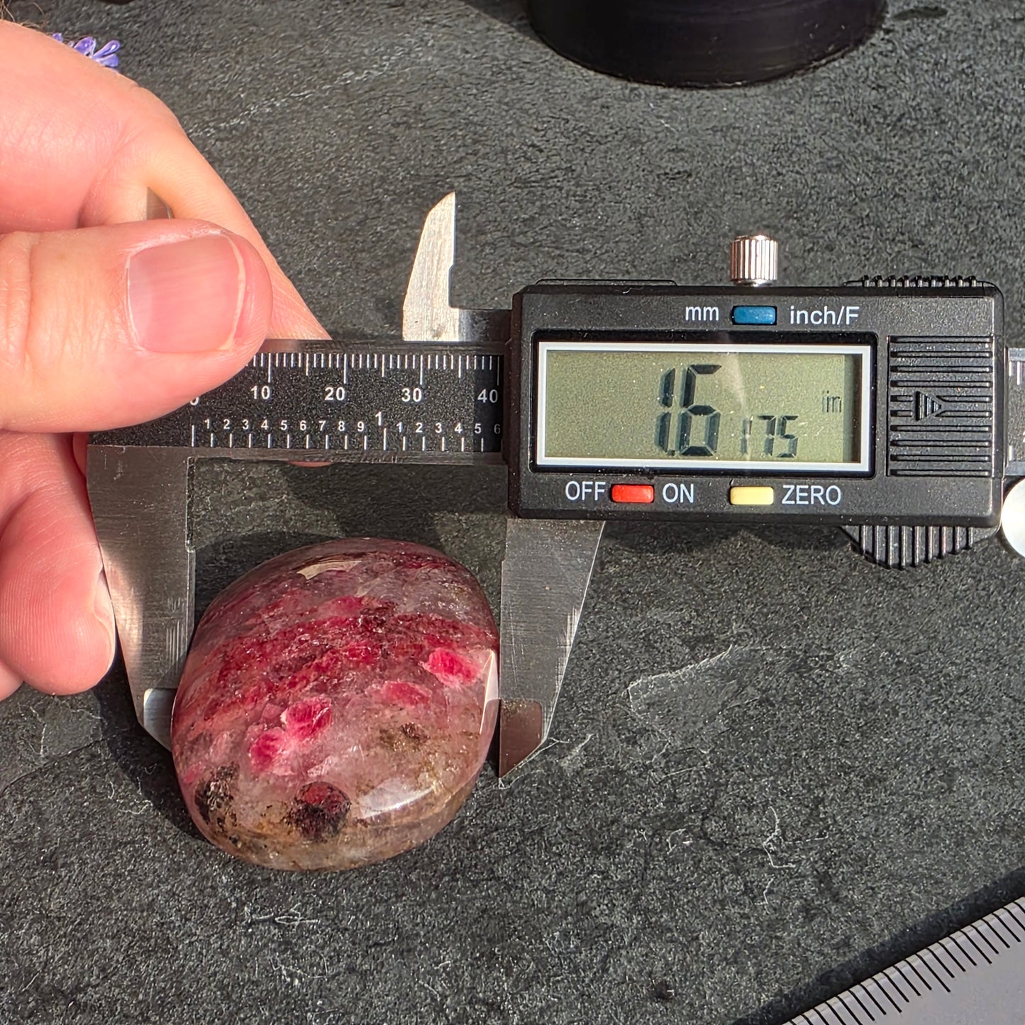 Rhodonite, Clear Quartz Palmstone | 1540