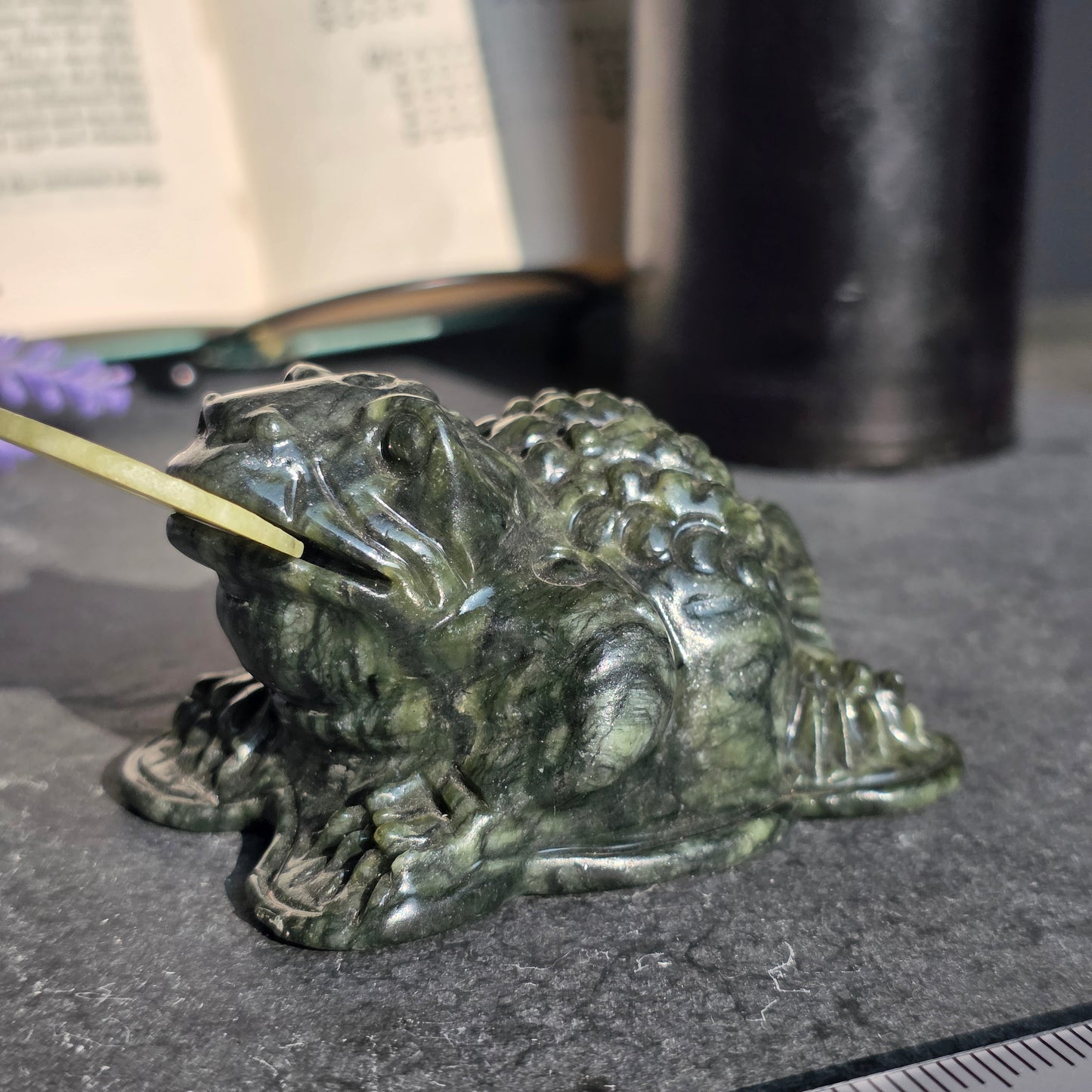 Jade Money Toad Carving | 1126