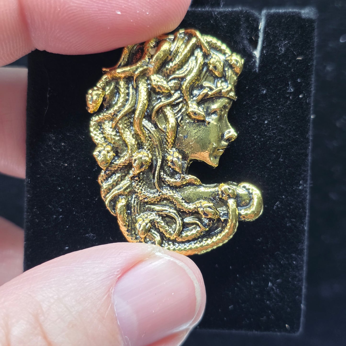 Medusa Brooch (USED) | 3223