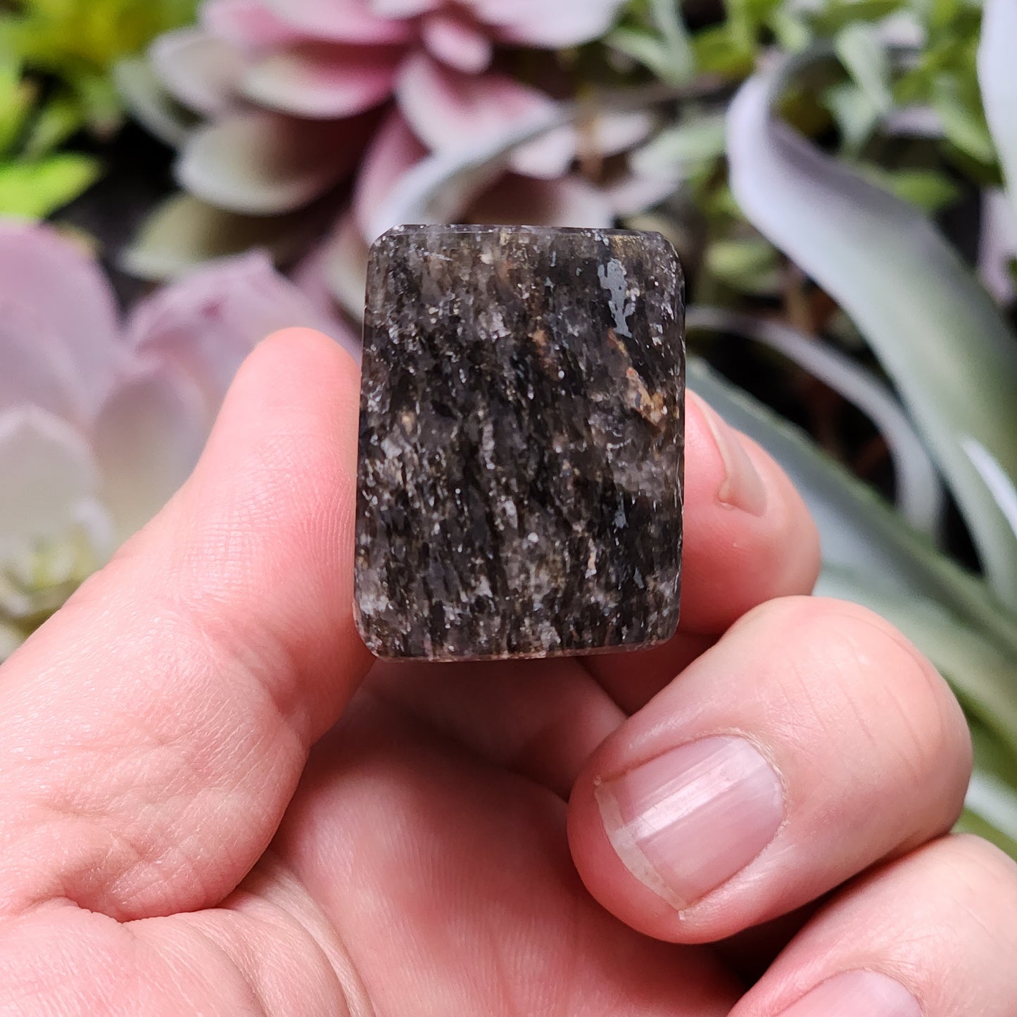 Black Mica Tower | 2789