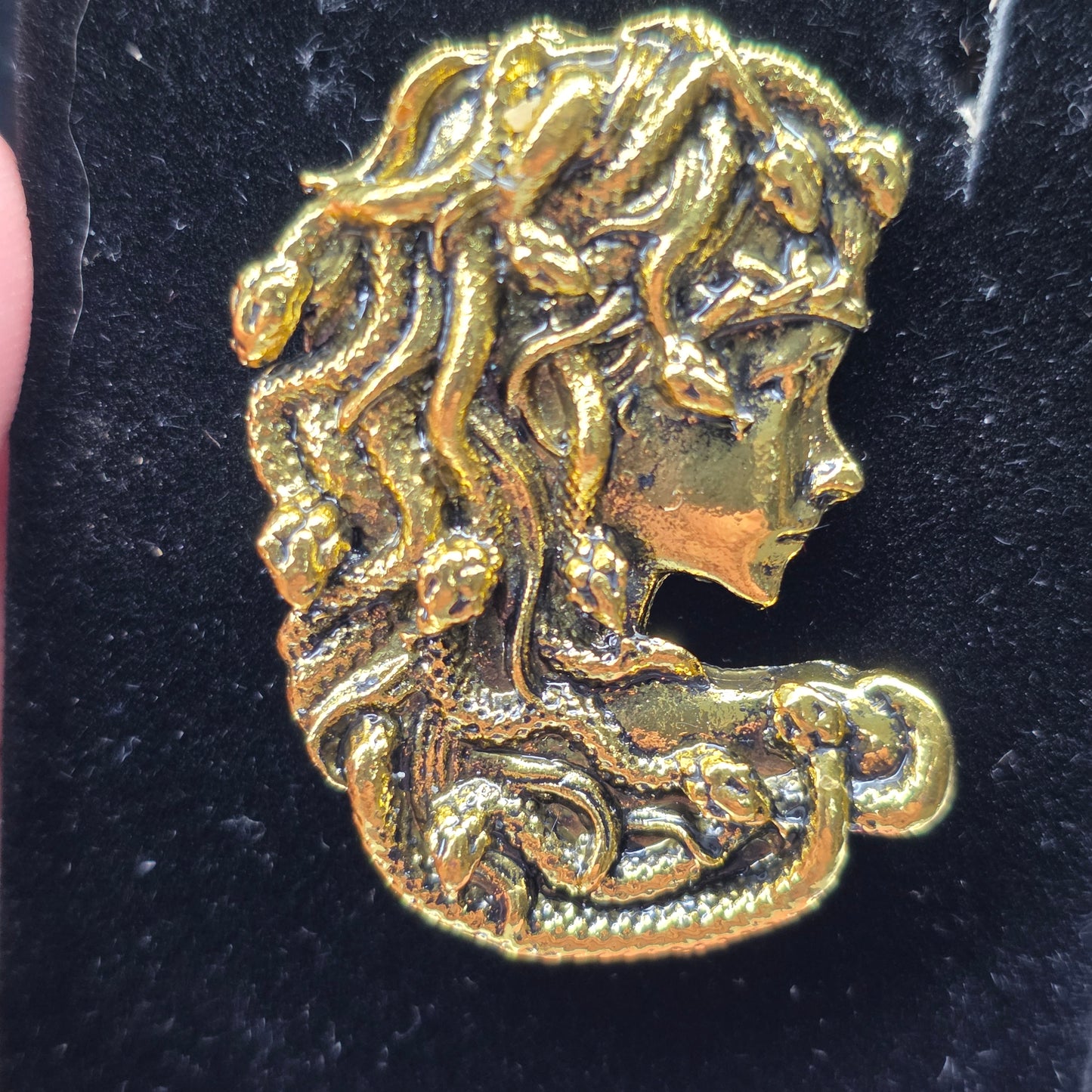 Medusa Brooch (USED) | 3223