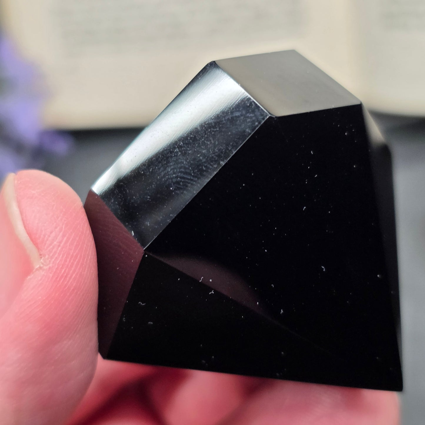 Black Obsidian Diamond Point Carving | 1480