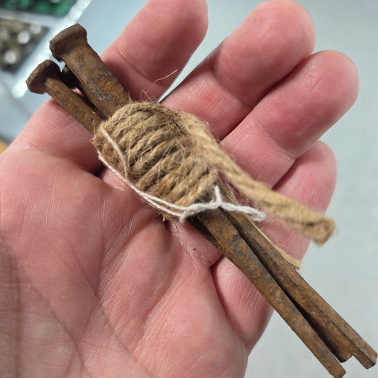 Vintage Square Nails 4.5" (coffin-style) (USED) | 2928