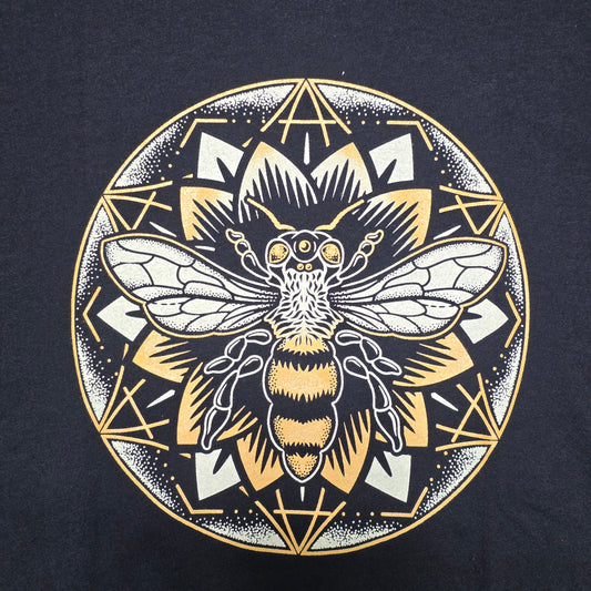 Bee Mandala T-Shirt M (NWT) | 2858