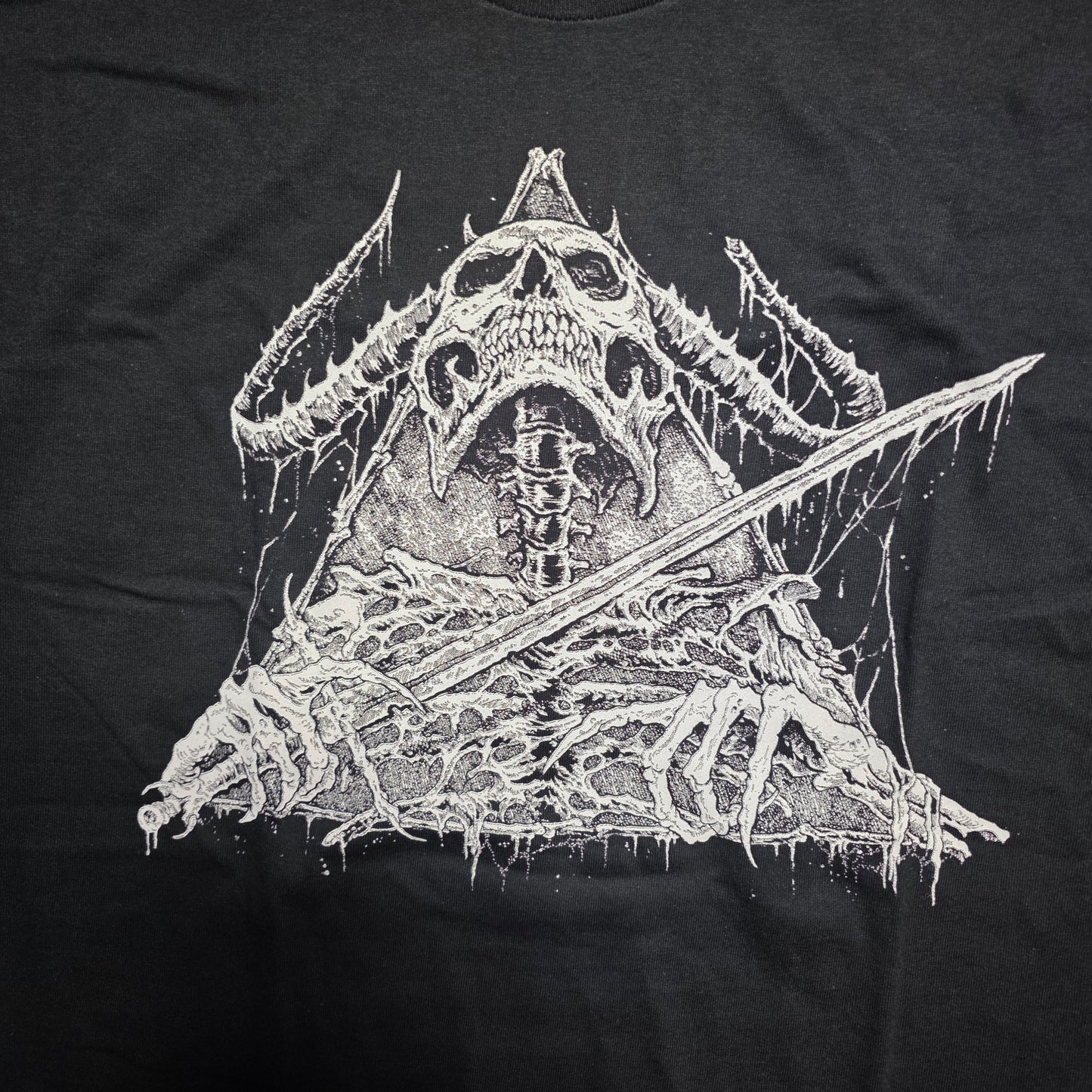 Riddick Art L T-Shirt (NWOT) | 3401
