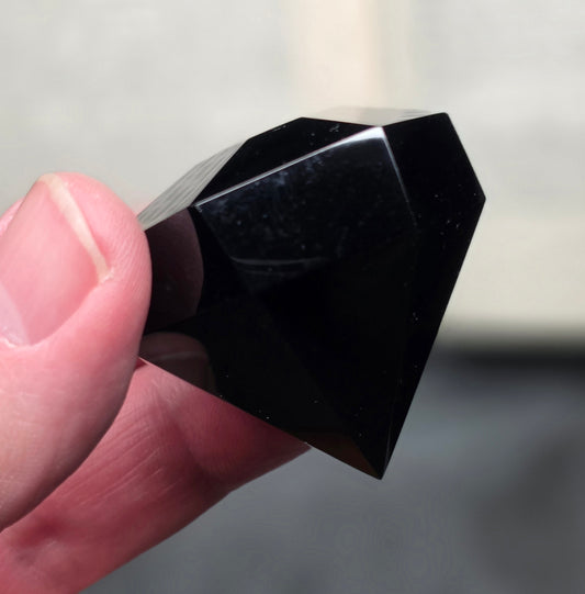 Black Obsidian Diamond Point Carving | 1480