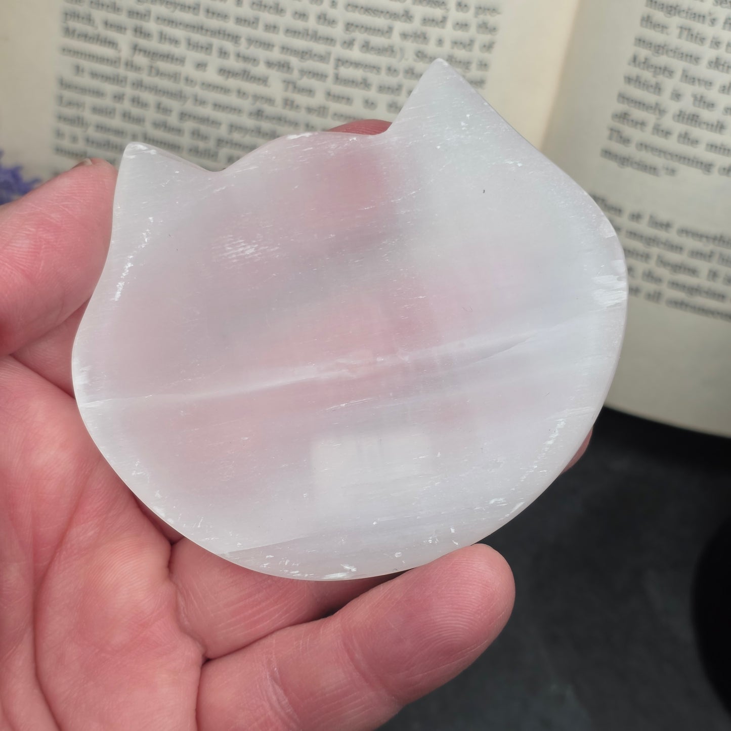 Satin Spar Cat Bowl Carving | 1904