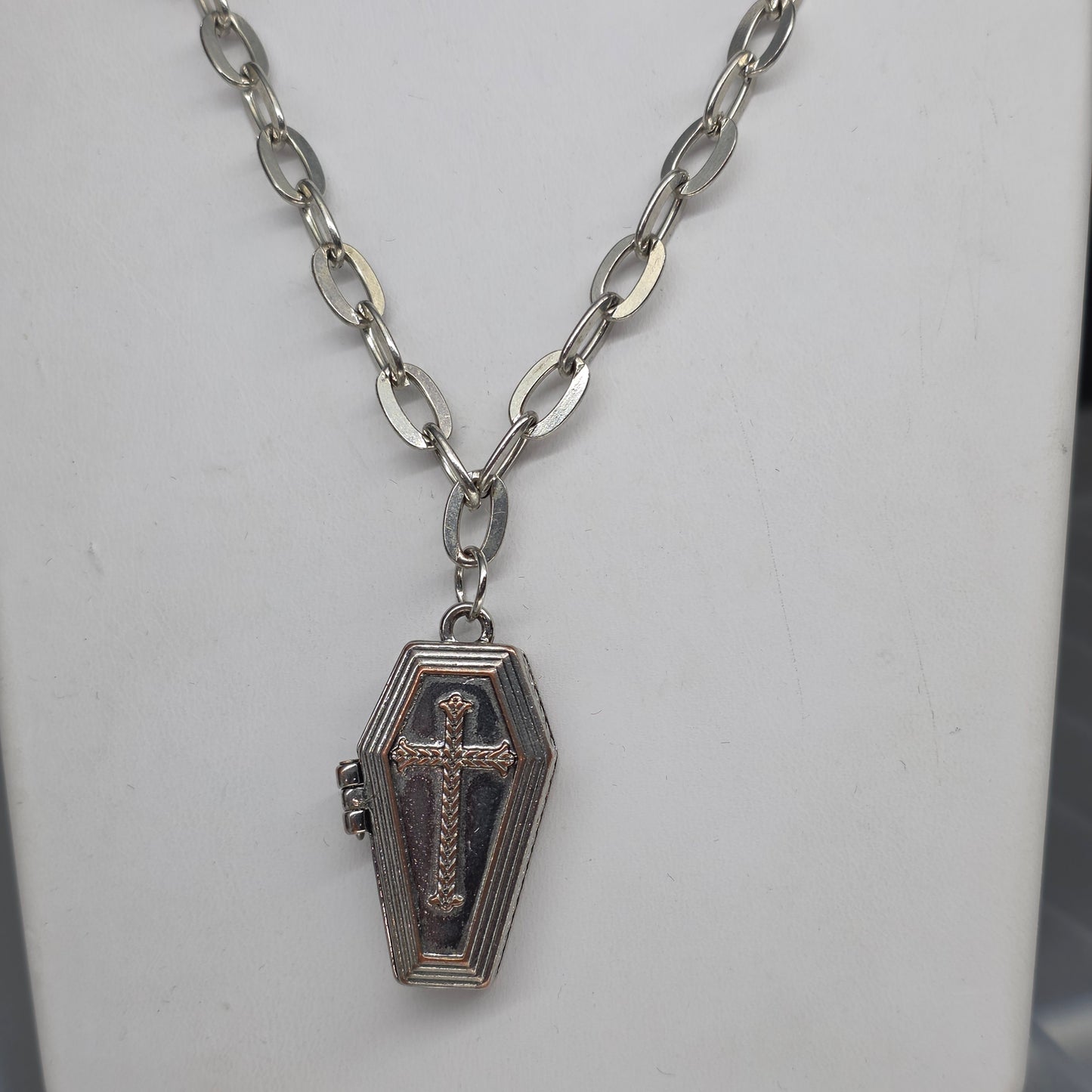 Coffin Locket (USED) | 3225